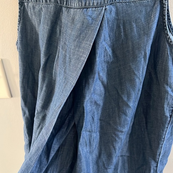Banana republic sleeveless chambray - Picture 5 of 6